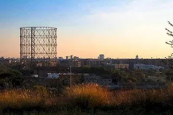 Апарт-отель Iron Bridge Accommodation