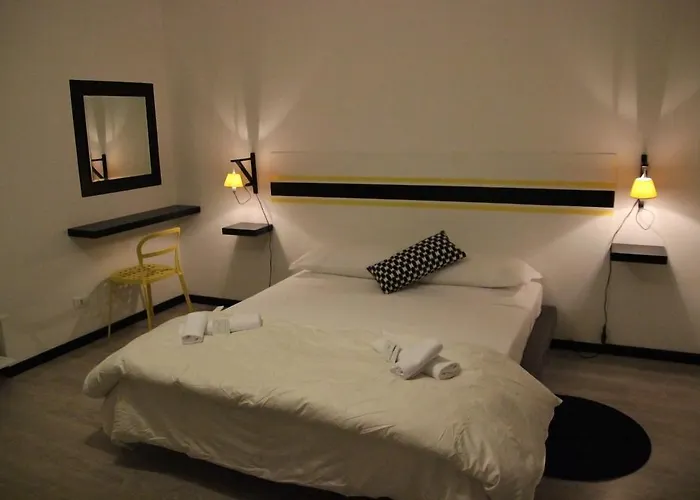 Iron Bridge Accommodation Рим