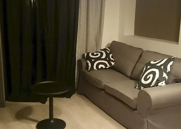 Iron Bridge Accommodation Апарт-отель Рим