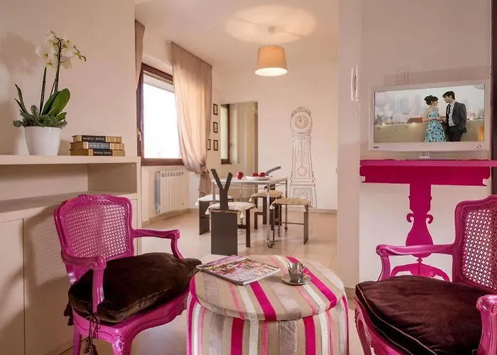 Iron Bridge Accommodation Апарт-отель 2*