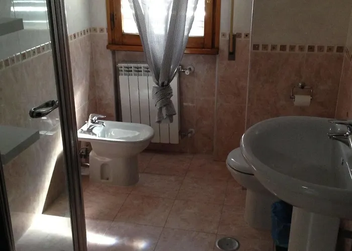 Iron Bridge Accommodation Апарт-отель Рим