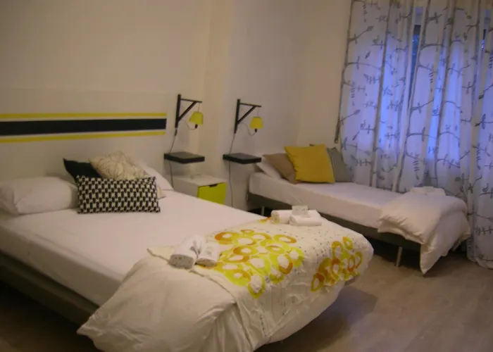 Iron Bridge Accommodation 2* Рим