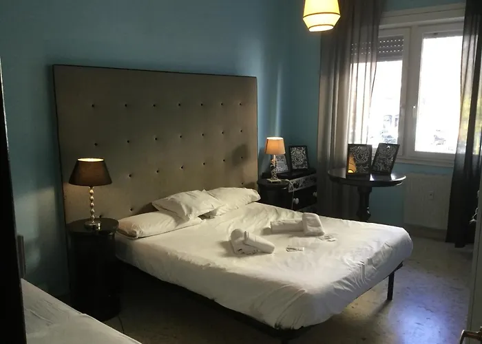 Iron Bridge Accommodation Апарт-отель Рим