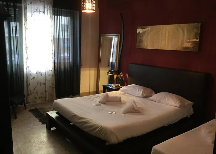 Iron Bridge Accommodation Рим